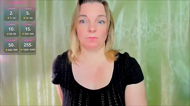 Snapshot of Regina__blue chatting on February 17, 2025, 10:16 pm Regina blue online show from February 17, 2025, 10:16 pm