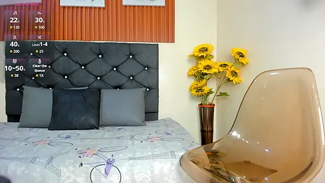 Zoe pss online show from October 14, 2025, 8:20 pm