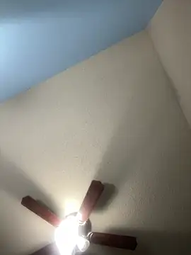 Snapshot of SmokingSloth chatting on February 24, 2025, 5:00 am SmokingSloth online show from February 24, 2025, 5:00 am