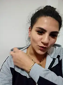 Snapshot of LorenneMays chatting on October 28, 2025, 5:23 pm LorenneMays online show from October 28, 2025, 5:23 pm