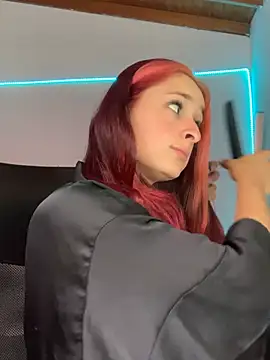 Snapshot of hannaa_brown chatting on February 27, 2025, 5:05 pm hannaa brown online show from February 27, 2025, 5:05 pm