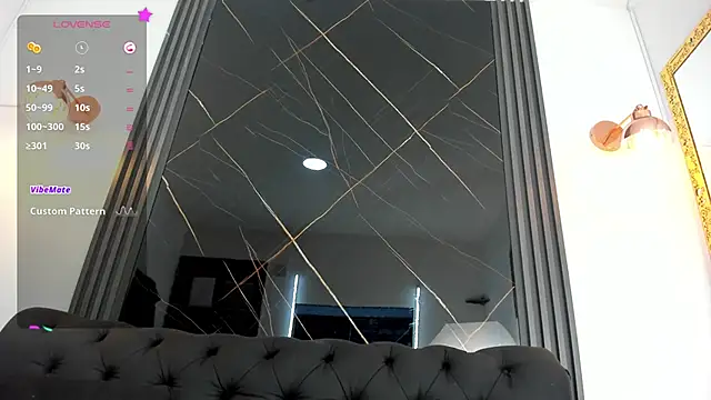 Snapshot of EvaaLovia1 chatting on September 25, 2025, 2:01 pm EvaaLovia1 online show from September 25, 2025, 2:01 pm