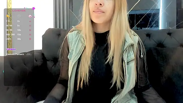 Snapshot of EvaaLovia1 chatting on September 10, 2025, 1:43 pm EvaaLovia1 online show from September 10, 2025, 1:43 pm