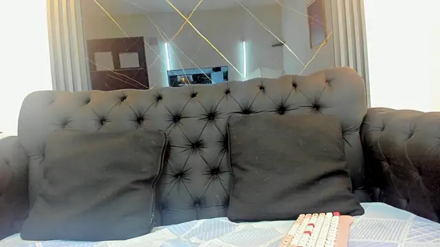 Snapshot of EvaaLovia1 chatting on September 29, 2025, 1:28 pm EvaaLovia1 online show from September 29, 2025, 1:28 pm