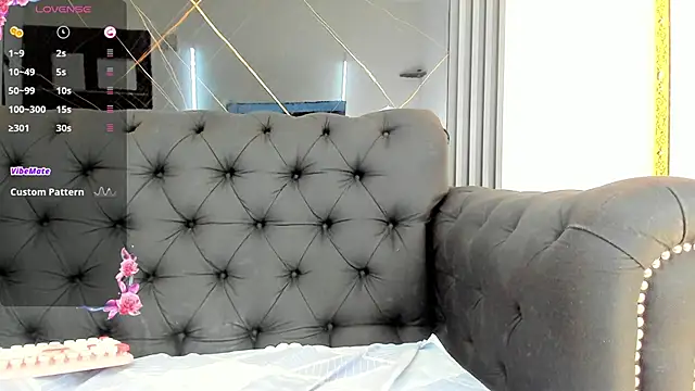 Snapshot of EvaaLovia1 chatting on September 27, 2025, 2:12 pm EvaaLovia1 online show from September 27, 2025, 2:12 pm