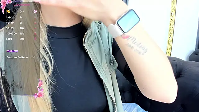 Snapshot of EvaaLovia1 chatting on October 4, 2025, 2:29 pm EvaaLovia1 online show from October 4, 2025, 2:29 pm