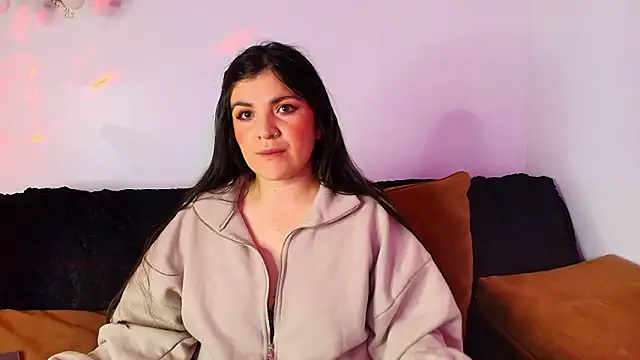 Amara vega online show from February 17, 2026, 7:27 am