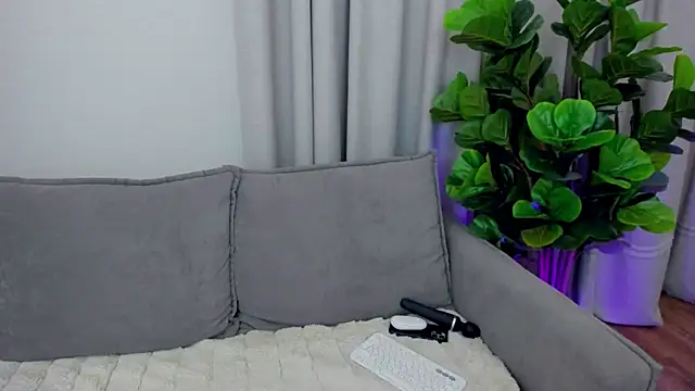 Snapshot of sexyangeloux chatting on November 9, 2025, 9:19 pm sexyangeloux online show from November 9, 2025, 9:19 pm