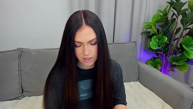 sexyangeloux online show from April 17, 2026, 8:44 pm