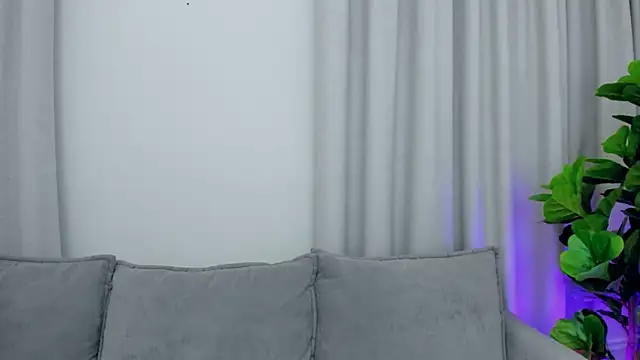 sexyangeloux online show from February 10, 2026, 9:14 pm