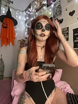 Snapshot of MoonAgnes chatting on May 5, 2026, 3:04 pm MoonAgnes online show from May 5, 2026, 3:04 pm