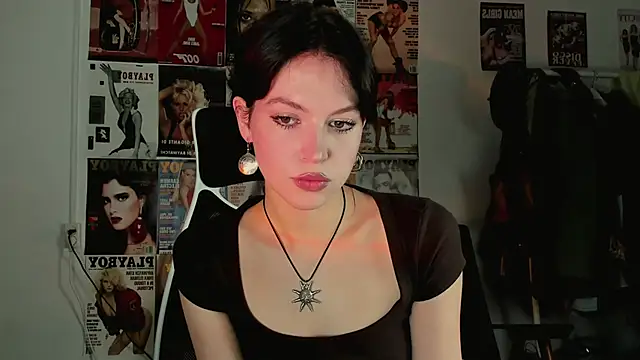 Niky  Jess online show from November 5, 2025, 7:44 am