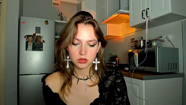 Niky  Jess online show from February 10, 2025, 5:19 pm