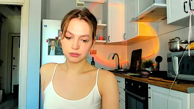 Niky  Jess online show from February 19, 2025, 10:45 am