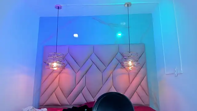 Snapshot of AngelaaCute_ chatting on July 6, 2026, 12:23 pm AngelaaCute online show from July 6, 2026, 12:23 pm