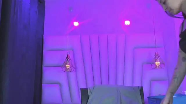 Snapshot of AngelaaCute_ chatting on April 6, 2026, 12:06 pm AngelaaCute online show from April 6, 2026, 12:06 pm