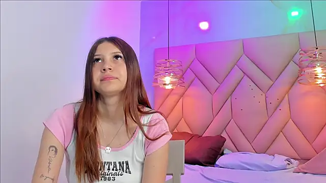 Snapshot of AngelaaCute_ chatting on February 22, 2026, 12:18 pm AngelaaCute online show from February 22, 2026, 12:18 pm