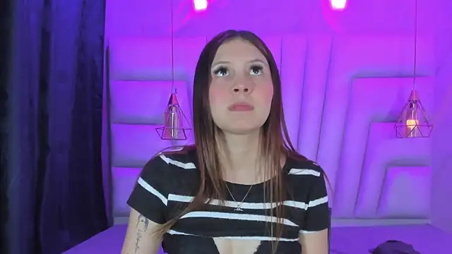 Snapshot of AngelaaCute_ chatting on February 28, 2026, 7:46 pm AngelaaCute online show from February 28, 2026, 7:46 pm