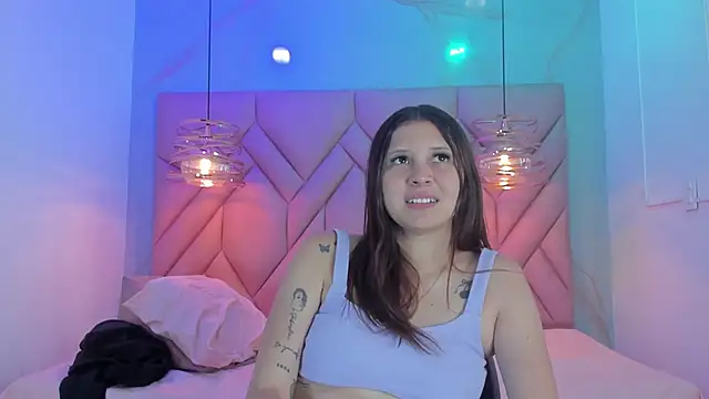Snapshot of AngelaaCute_ chatting on June 22, 2026, 12:02 pm AngelaaCute online show from June 22, 2026, 12:02 pm