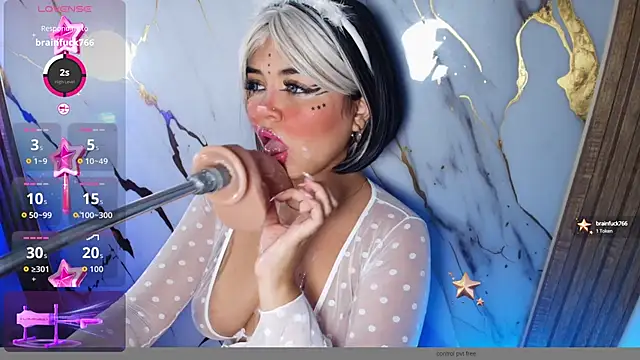 Snapshot of Lizz_Tender chatting on September 22, 2025, 12:33 pm Lizz Tender online show from September 22, 2025, 12:33 pm