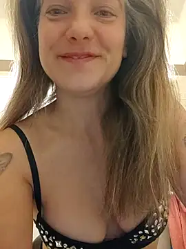 Snapshot of Dark_Angel_22 chatting on October 27, 2025, 5:08 am Dark Angel 22 online show from October 27, 2025, 5:08 am