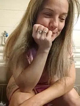 Snapshot of Dark_Angel_22 chatting on December 16, 2025, 7:40 pm Dark Angel 22 online show from December 16, 2025, 7:40 pm