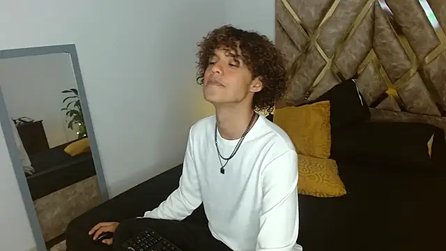 Snapshot of nickolas_moon chatting on January 29, 2025, 9:17 pm nickolas moon online show from January 29, 2025, 9:17 pm