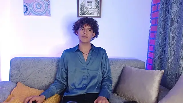 Snapshot of nickolas_moon chatting on March 16, 2025, 5:17 pm nickolas moon online show from March 16, 2025, 5:17 pm