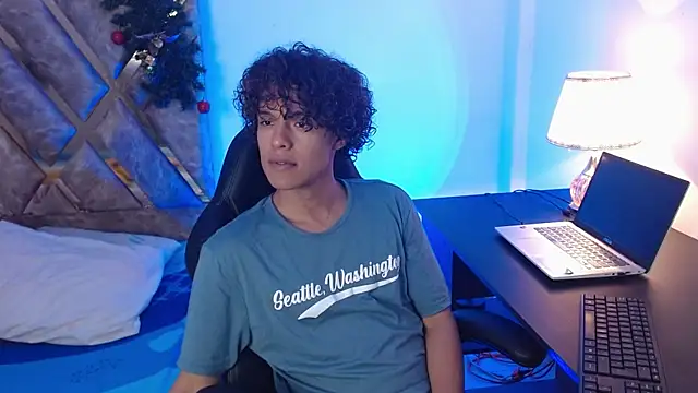 Snapshot of nickolas_moon chatting on December 28, 2024, 10:02 pm nickolas moon online show from December 28, 2024, 10:02 pm