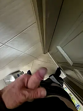 kisbiro77777 online show from March 18, 2025, 4:28 pm