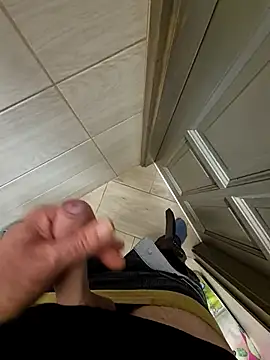 kisbiro77777 online show from September 9, 2025, 8:46 am