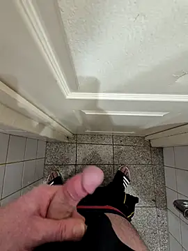 kisbiro77777 online show from February 1, 2026, 1:42 pm