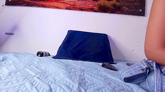 anisha x online show from November 8, 2025, 7:17 pm