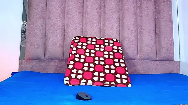 anisha x online show from October 17, 2025, 7:26 pm