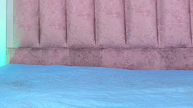 anisha x online show from September 12, 2025, 7:13 pm