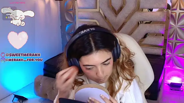 meraki fraise online show from January 8, 2026, 3:45 am