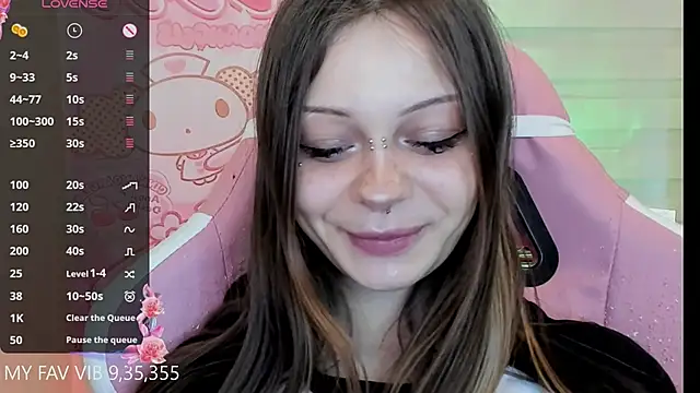 Snapshot of shy_melony chatting on February 21, 2026, 2:08 pm shy melony online show from February 21, 2026, 2:08 pm