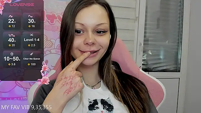 Snapshot of shy_melony chatting on February 5, 2026, 12:50 am shy melony online show from February 5, 2026, 12:50 am