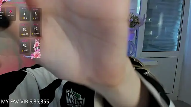 Snapshot of shy_melony chatting on April 15, 2026, 3:05 pm shy melony online show from April 15, 2026, 3:05 pm