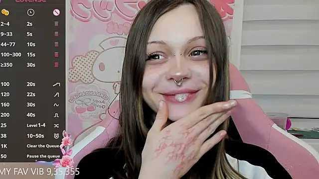 Snapshot of shy_melony chatting on February 27, 2026, 11:54 am shy melony online show from February 27, 2026, 11:54 am