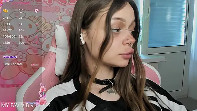 Snapshot of shy_melony chatting on March 31, 2026, 9:44 am shy melony online show from March 31, 2026, 9:44 am