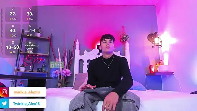 Snapshot of Twinkie-Alex18 chatting on March 3, 2025, 9:26 pm Twinkie-Alex18 online show from March 3, 2025, 9:26 pm