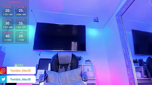 Snapshot of Twinkie-Alex18 chatting on March 10, 2025, 9:29 pm Twinkie-Alex18 online show from March 10, 2025, 9:29 pm