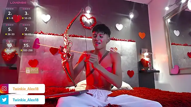 Snapshot of Twinkie-Alex18 chatting on February 14, 2025, 10:14 pm Twinkie-Alex18 online show from February 14, 2025, 10:14 pm