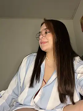 Snapshot of NatyOlson chatting on June 28, 2026, 1:17 pm NatyOlson online show from June 28, 2026, 1:17 pm