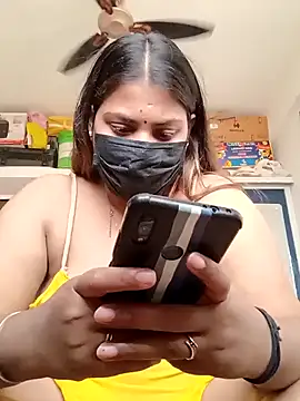 Snapshot of Hotmilfxox chatting on January 25, 2025, 8:10 am Hotmilfxox online show from January 25, 2025, 8:10 am