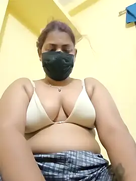 Snapshot of Hotmilfxox chatting on March 5, 2025, 7:38 pm Hotmilfxox online show from March 5, 2025, 7:38 pm