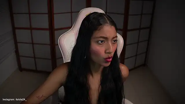 small emilie online show from December 2, 2025, 3:03 pm