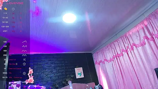 Snapshot of loren_tits24 chatting on October 26, 2025, 9:26 pm loren tits24 online show from October 26, 2025, 9:26 pm