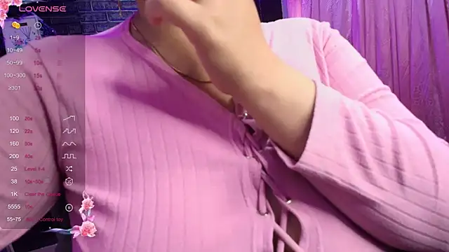 Snapshot of loren_tits24 chatting on December 22, 2025, 9:15 pm loren tits24 online show from December 22, 2025, 9:15 pm